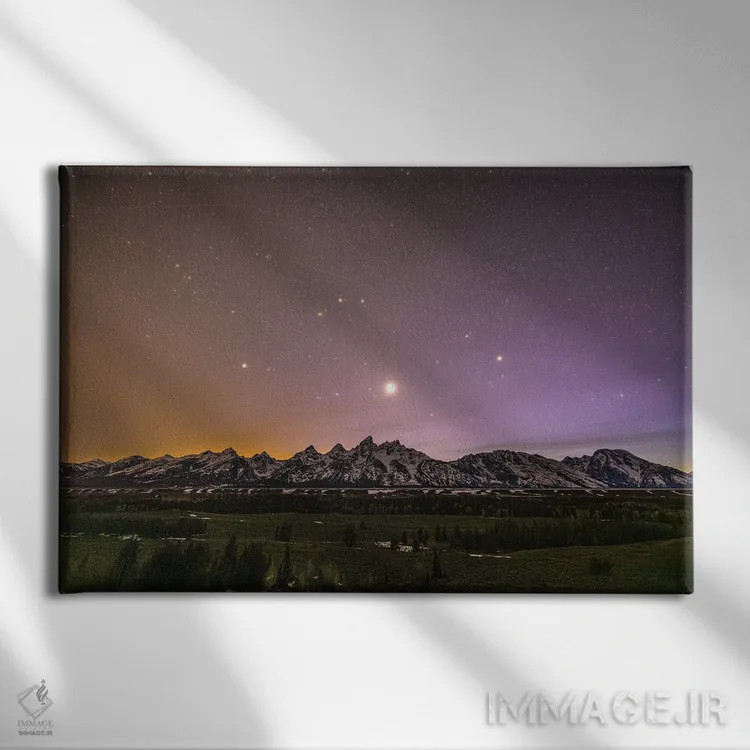 تابلو کوههای بزرگ تیتون، ساعت آبی (۳) اثر الکس جی پرز - نمای روبهرو روی دیوار