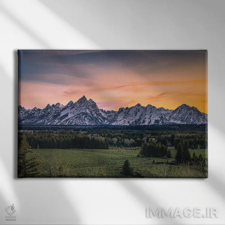 تابلو طلوع آفتاب بر رشتهکوه گرند تیتون شماره ۲ اثر الکس جی پرز - نمای روبهرو روی دیوار