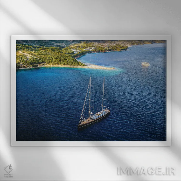 تابلو ساحل براچ کورایتا شماره ۲ (کروواسی) اثر الکس جی پرز - نمای قابدار سفید