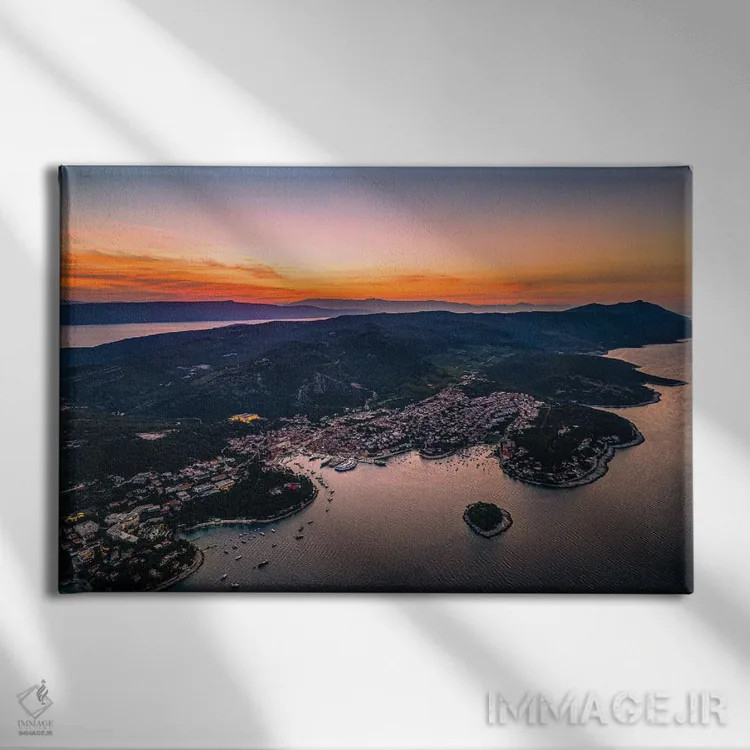 تابلو طلوع بندر هوار کروواسی شماره ۱ اثر الکس جی پرز - نمای روبهرو روی دیوار