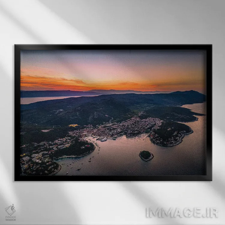 تابلو طلوع بندر هوار کروواسی شماره ۱ اثر الکس جی پرز - نمای قابدار مشکی