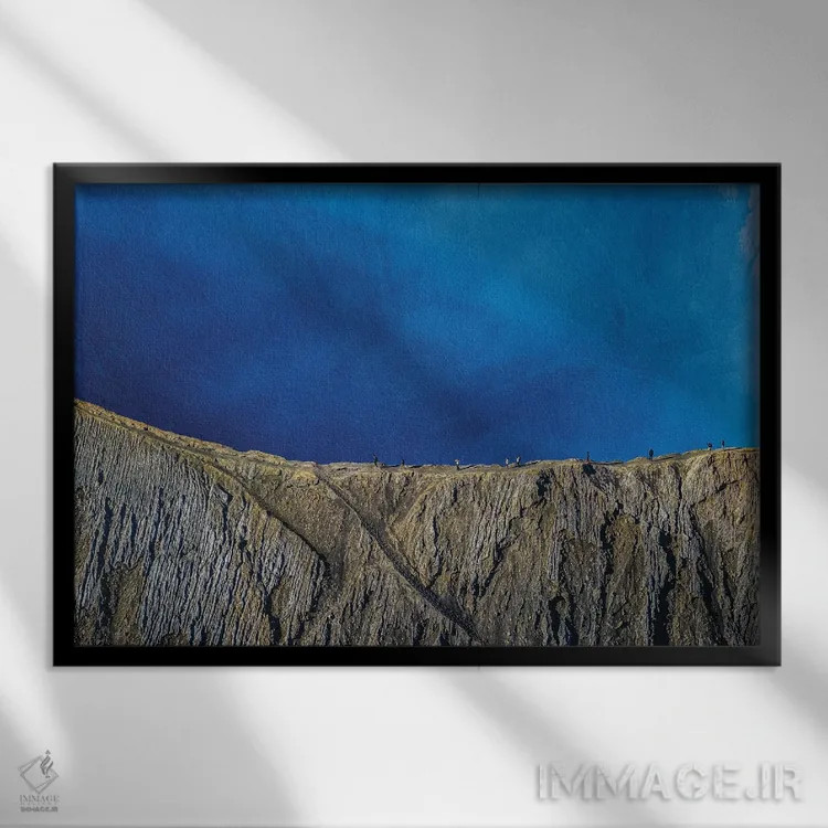 تابلو کوهنوردی آتشفشان برومو اندونزی اثر الکس جی پرز - نمای قابدار مشکی