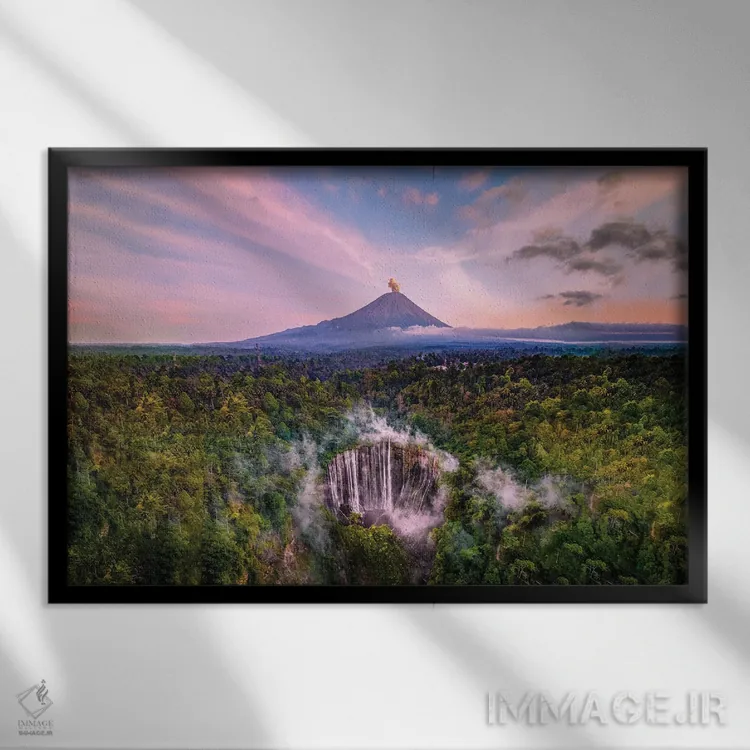 تابلو آبشار تمپاک سو اندونزی و آتشفشان سمره اثر الکس جی پرز - نمای قابدار مشکی