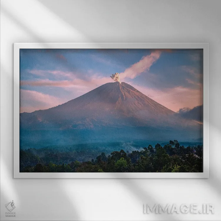تابلو آتشفشان سمِرو اندونزی اثر الکس جی پرز - نمای قابدار سفید