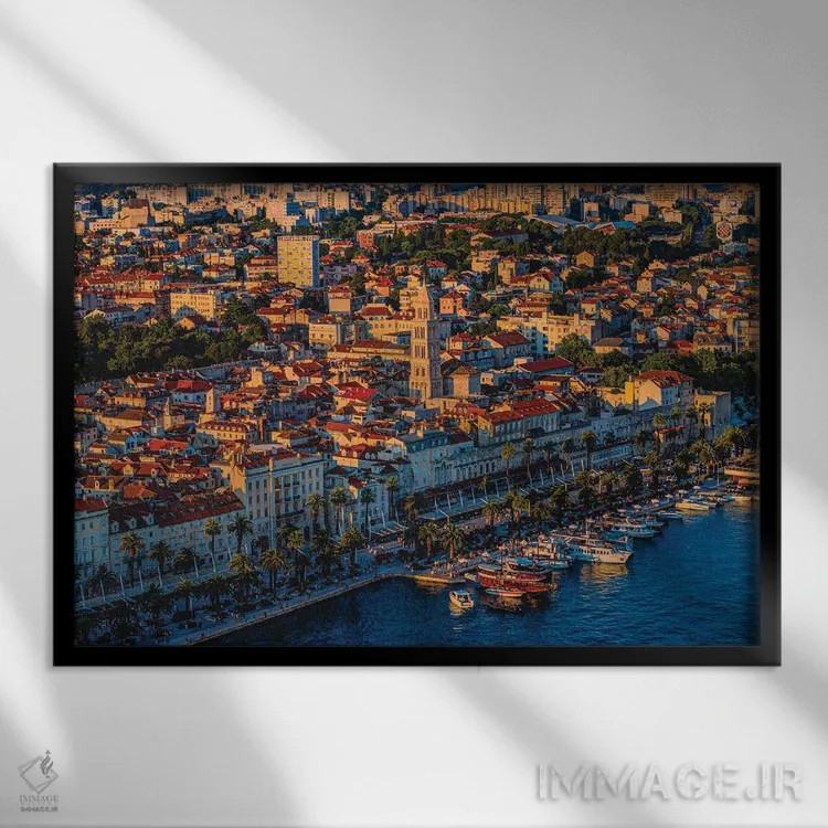 تابلو غروب بندر اسپیلت و شهر قدیمی کروواسی اثر الکس جی پرز - نمای قابدار مشکی