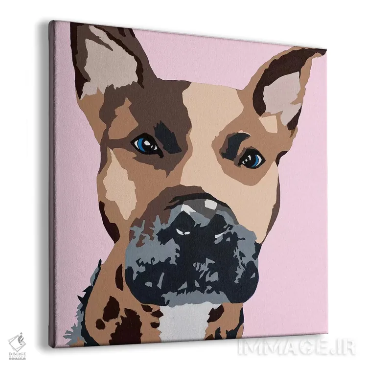 تابلو پرینس سگ پیت بول روی زمینه صورتی اثر جولی احمد - نمای پرسپکتیو محصول