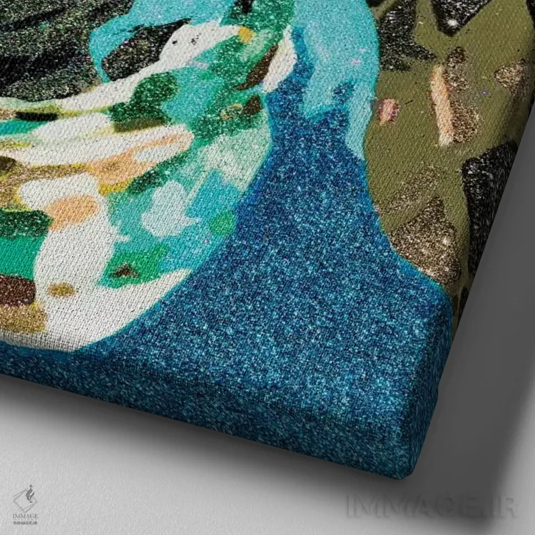 تابلو بیگی در آبی (اسم حیوان/عروسک) اثر جولی احمد - نمای نزدیک بافت بوم