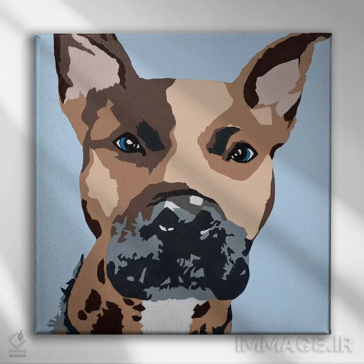 تابلو پرینس سگ پیت بول روی زمینه آبی روشن (اسم سگ) اثر جولی احمد - نمای روبهرو روی دیوار