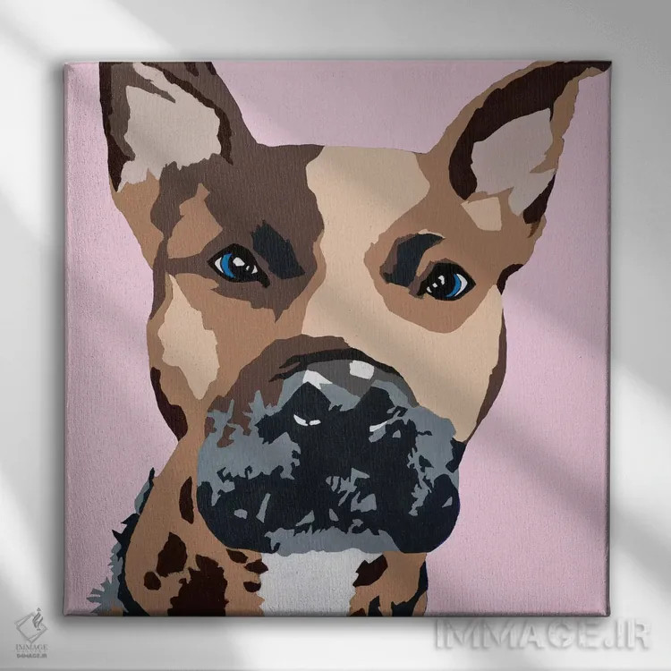 تابلو پرینس سگ پیت بول روی زمینه صورتی اثر جولی احمد - نمای روبهرو روی دیوار