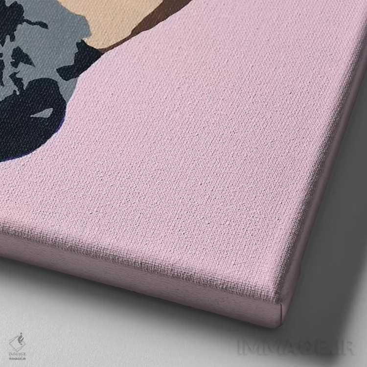 تابلو پرینس سگ پیت بول روی زمینه صورتی اثر جولی احمد - نمای نزدیک بافت بوم