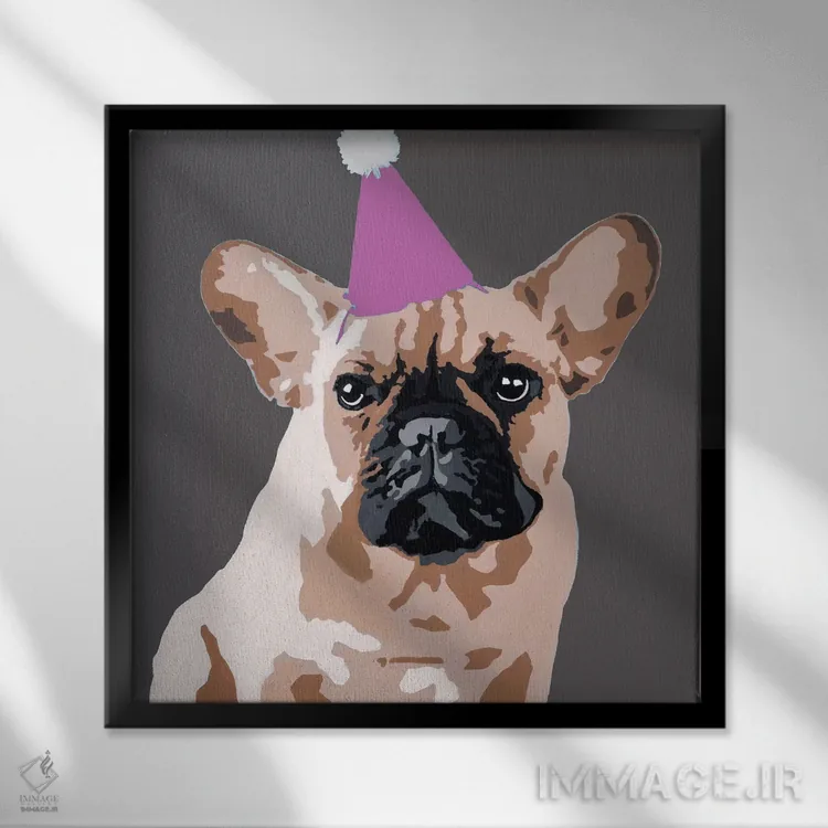 تابلو میلو روی خاکستری تیره با کلاه مهمانی صورتی اثر جولی احمد - نمای قابدار مشکی