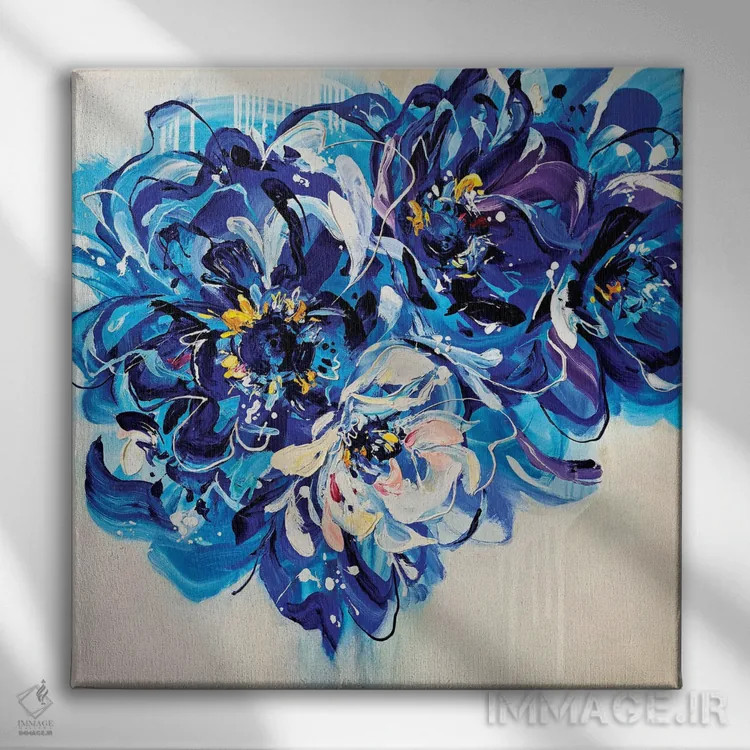تابلو گلهای آبی اثر آنا چر - نمای روبهرو روی دیوار