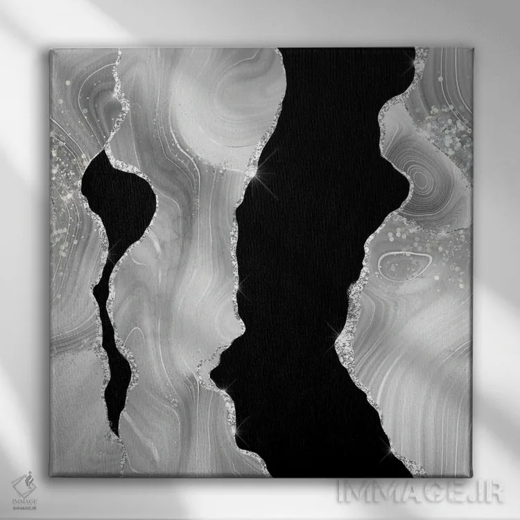 تابلو بافت عقیق نقرهای سفید براق شماره ۴ اثر آلوک دیزاین - نمای روبهرو روی دیوار