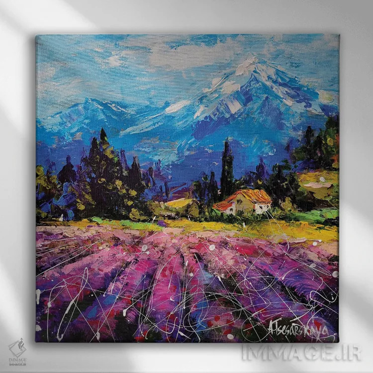 تابلو مزرعه اسطوخودوس با کوه اثر آلیاکساندرا تسسارسکایا - نمای روبهرو روی دیوار