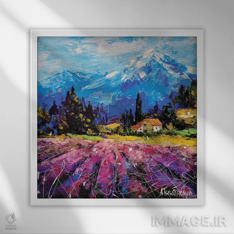 تابلو مزرعه اسطوخودوس با کوه اثر آلیاکساندرا تسسارسکایا - نمای قابدار سفید