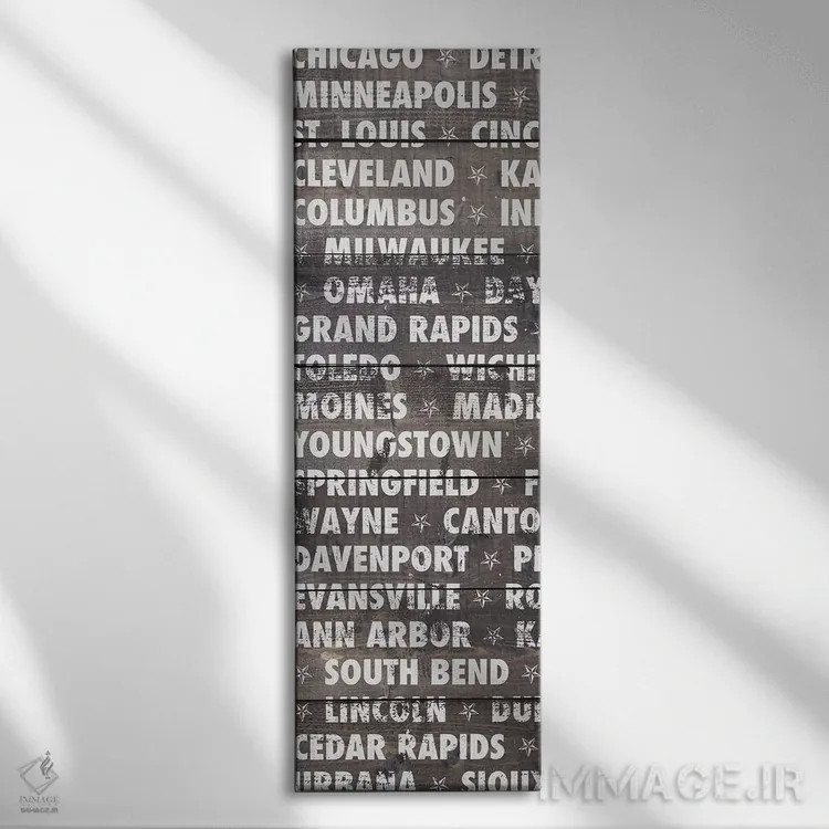 تابلو حروف چوبی غرب میانه (آمریکا) اثر دن منیلی - نمای روبهرو روی دیوار