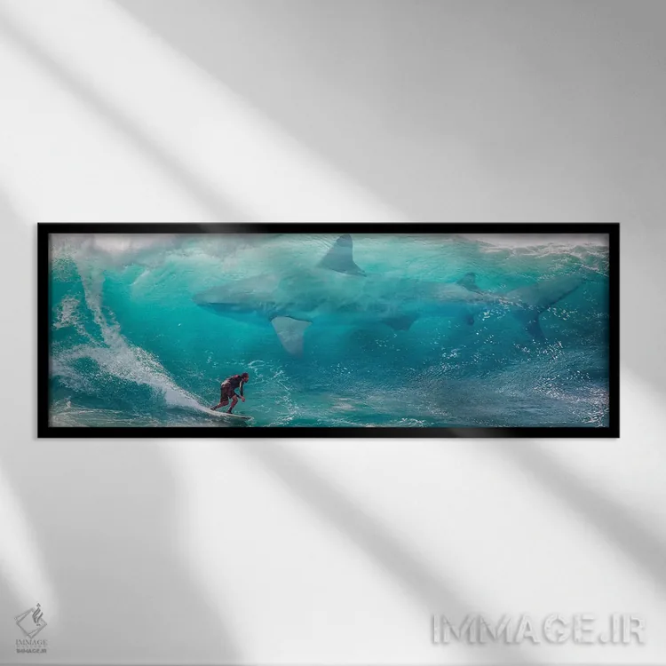 تابلو کوسهٔ موجسوار اثر دیوید لوبلاو - نمای قابدار مشکی