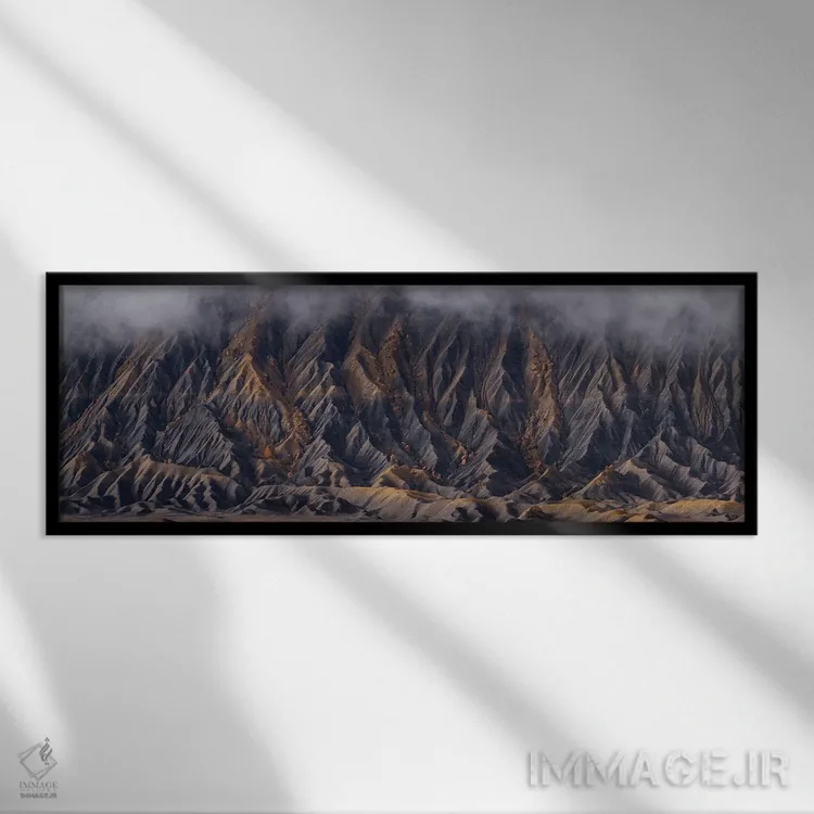 تابلو اسرارآمیز اثر داستین لِفور - نمای قابدار مشکی