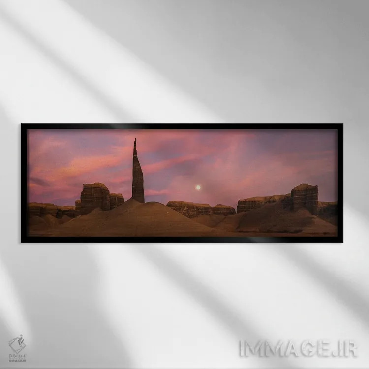 تابلو طلوع ماه در کنار مناره اثر داستین لِفور - نمای قابدار مشکی