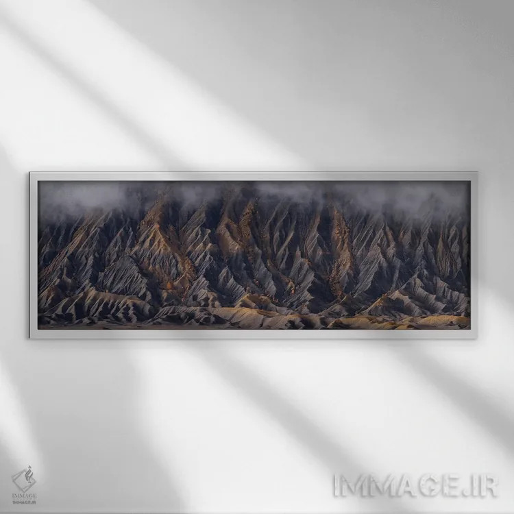 تابلو اسرارآمیز اثر داستین لِفور - نمای قابدار سفید