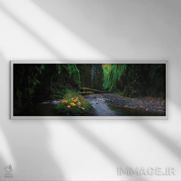 تابلو پاییز در درهٔ عمیق اثر داستین لِفور - نمای قابدار سفید