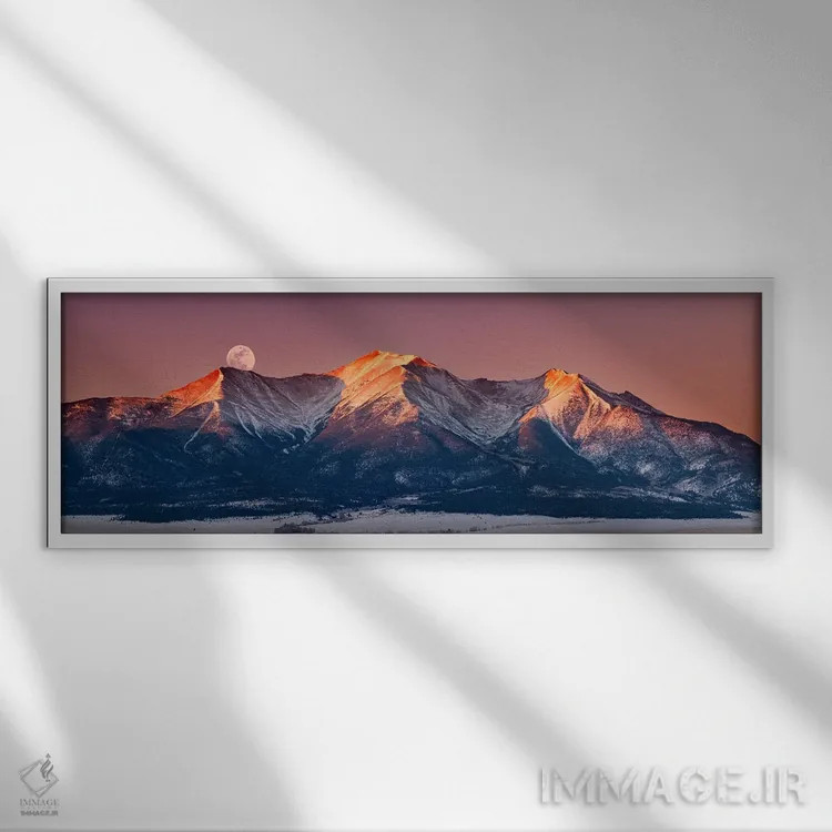 تابلو غروب ماه بر فراز کوه پرینستون هنگام طلوع اثر دارن وایت فوتوگرافی (عکاس) - نمای قابدار سفید