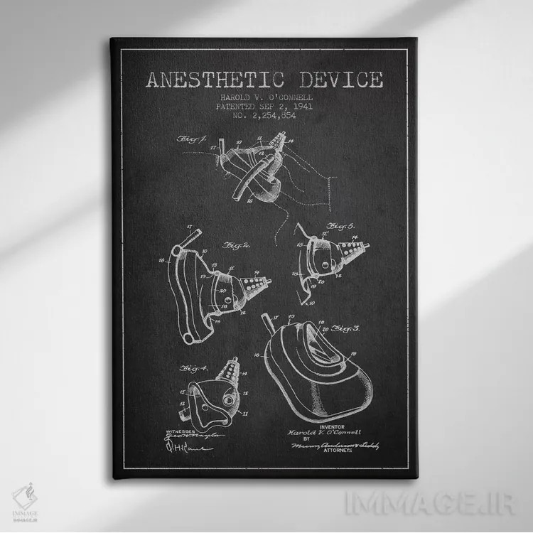 تابلو نقشهٔ ثبت اختراع دستگاه بیحسی (زغالی) اثر پیکسل کهنه (استودیو/نام هنری) - نمای روبهرو روی دیوار