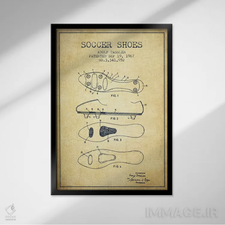تابلو نقشهٔ ثبت اختراع قدیمی کفش فوتبال اثر پیکسل کهنه (استودیو/نام هنری) - نمای قابدار مشکی