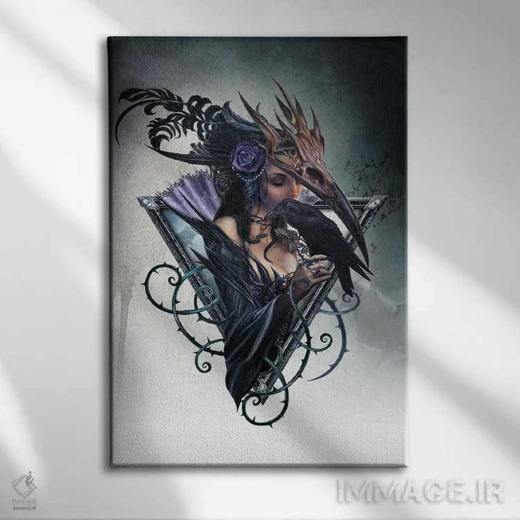 تابلو کلاغ اسرارآمیز (واژه لاتین) اثر آلکمی انگلند (استودیو هنری انگلیسی) - نمای روبهرو روی دیوار