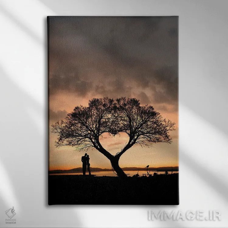 تابلو درخت و قلب اثر عبدالله ایویندار - نمای روبهرو روی دیوار