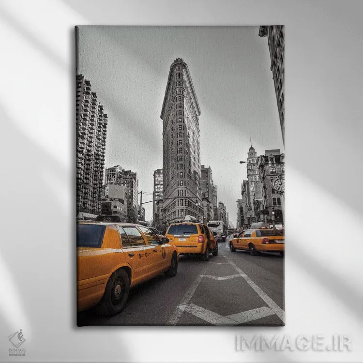 تابلو تاکسیهای نیویورک اثر آصاف فرانک - نمای روبهرو روی دیوار