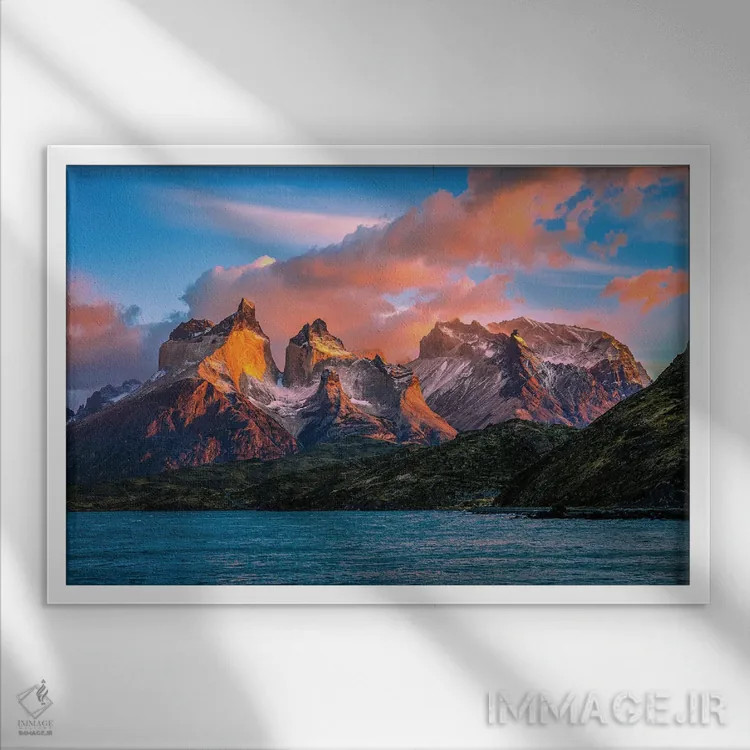 تابلو نمای طلوع کوههای پاتاگونیا اثر الکس جی پرز - نمای قابدار سفید