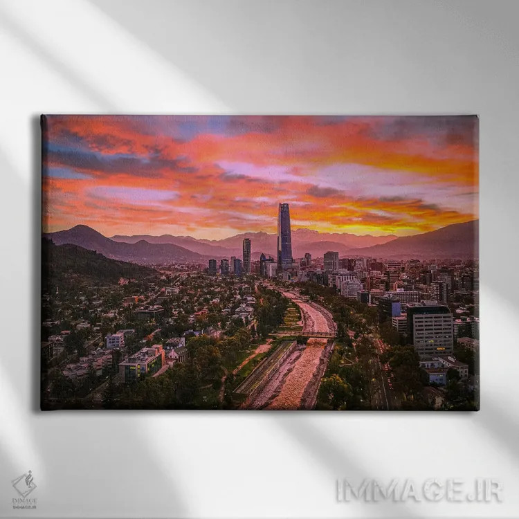 تابلو طلوع آسماننمای سانتیاگو بر رودخانه اثر الکس جی پرز - نمای روبهرو روی دیوار