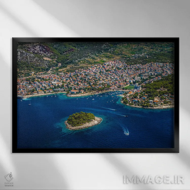 تابلو بندر و شهر هوار اثر الکس جی پرز - نمای قابدار مشکی