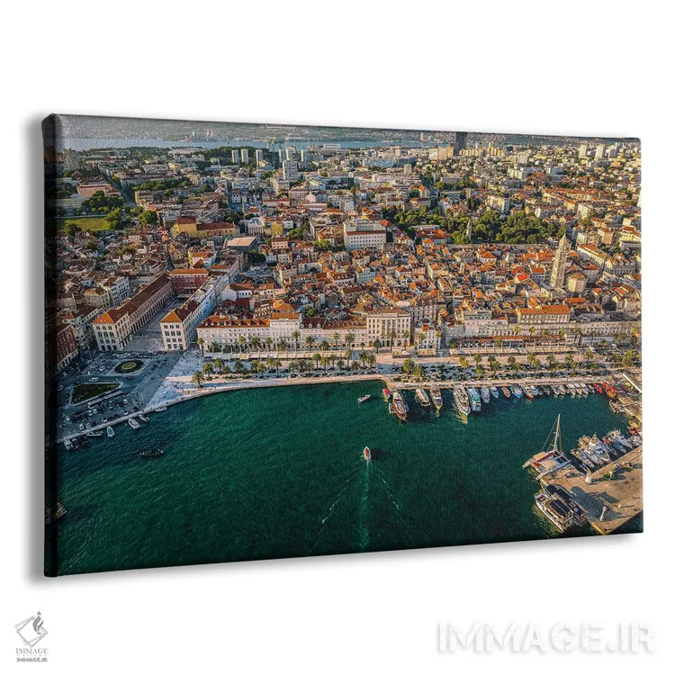 تابلو مرکز شهر قدیمی اسپلیت اثر الکس جی پرز - نمای پرسپکتیو محصول