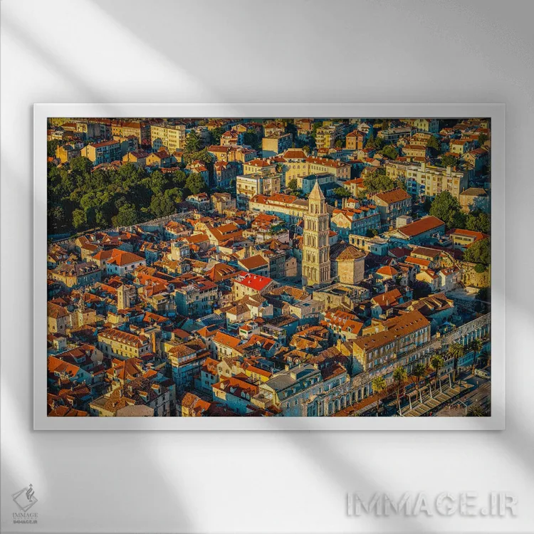 تابلو برج ناقوس مرکز شهر قدیمی اسپلیت اثر الکس جی پرز - نمای قابدار سفید