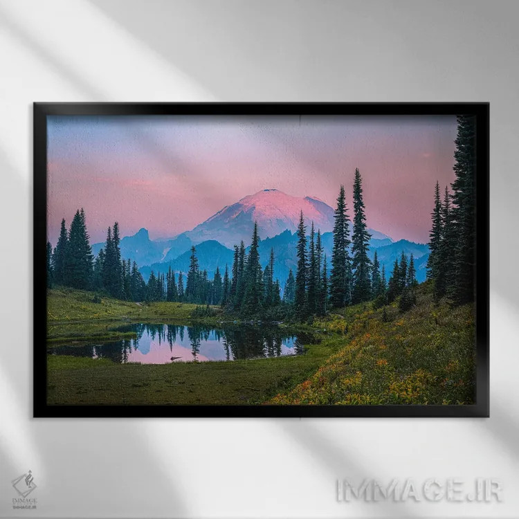 تابلو دریاچه طلوع کوه رینیر اثر الکس جی پرز - نمای قابدار مشکی