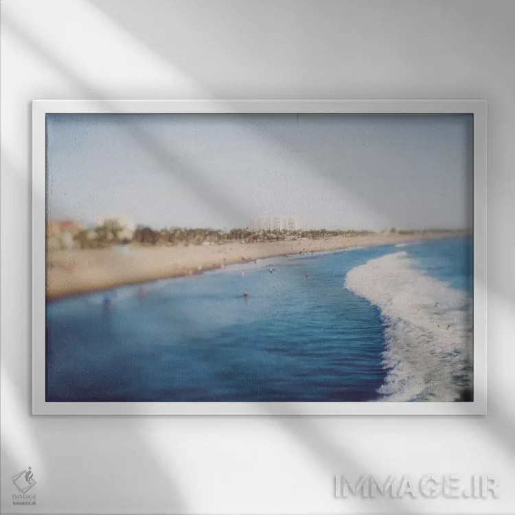 تابلو روز ساحل سانتا مونیکا اثر آن هادک - نمای قابدار سفید