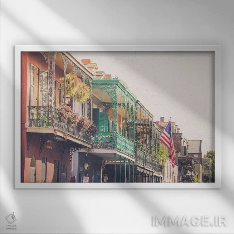 تابلو بالکنهای رنگارنگ محله فرانسوی نیواورلئان اثر آن هادک - نمای قابدار سفید