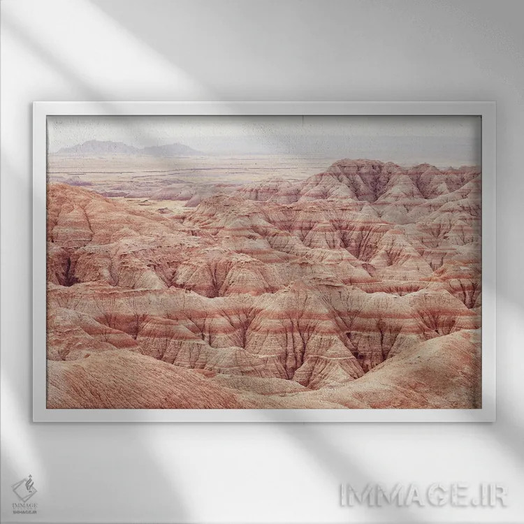 تابلو قوچ شاخبزرگ تنها در پارک ملی بدلندز داکوتای جنوبی اثر آن هادک - نمای قابدار سفید