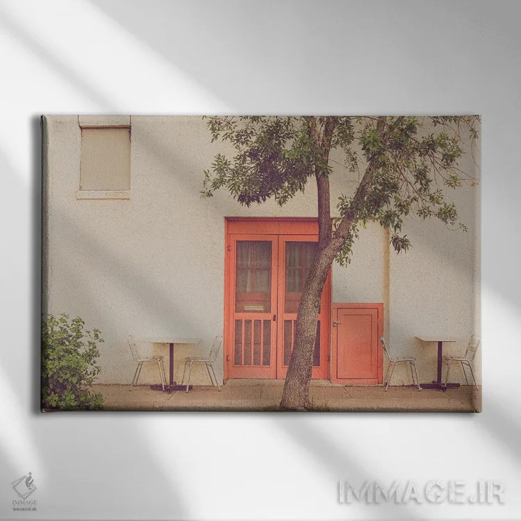 تابلو کافه مارفا تگزاس اثر آن هادک - نمای روبهرو روی دیوار