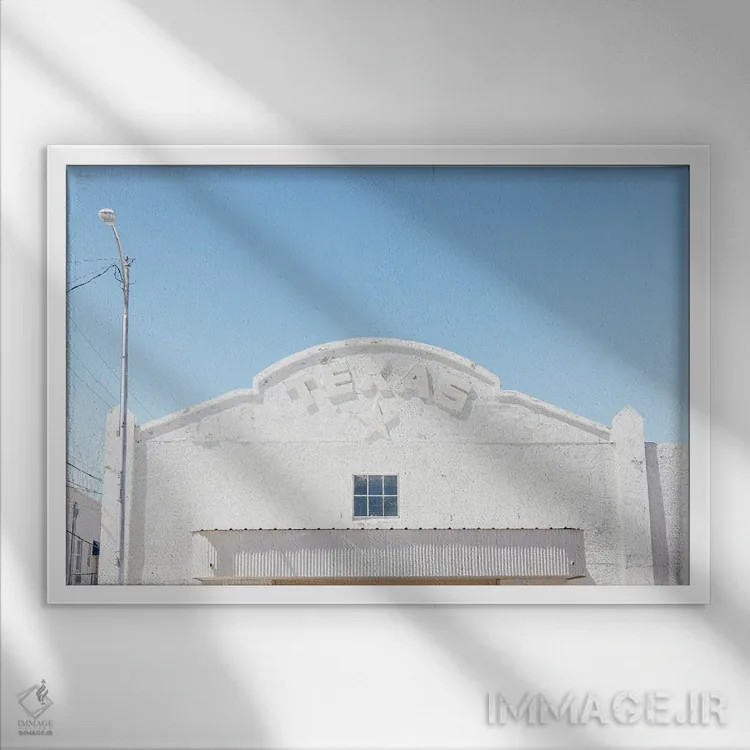 تابلو ستاره تگزاس مارفا اثر آن هادک - نمای قابدار سفید