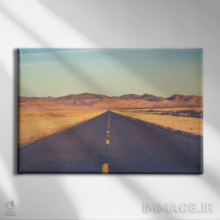 تابلو بزرگراه تنها اثر آن هادک - نمای روبهرو روی دیوار