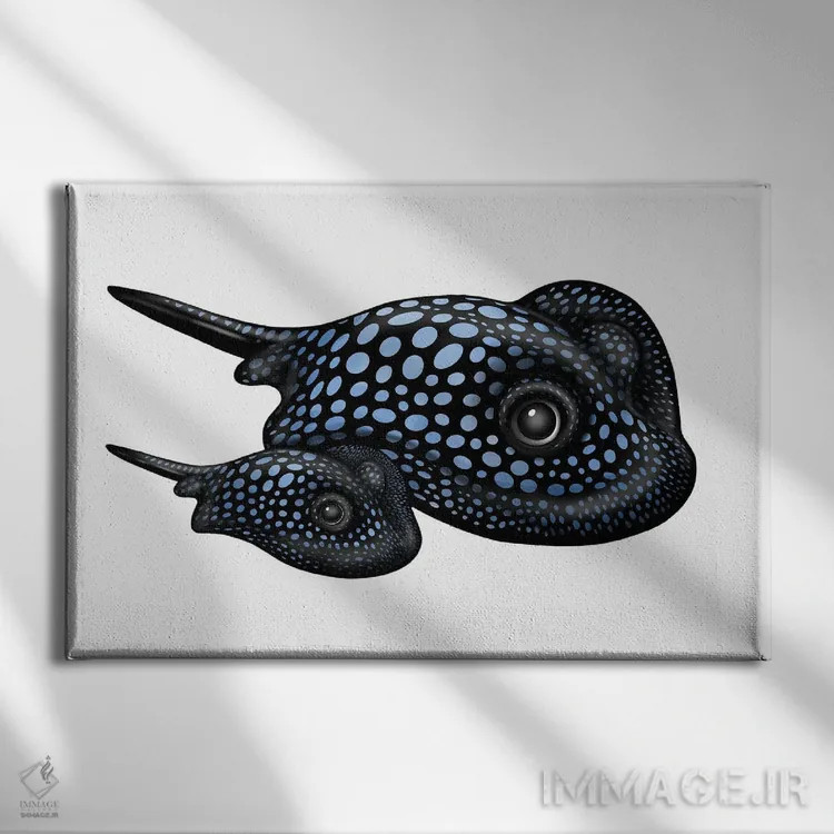 تابلو ماهی سفرهای با لکههای آبی اثر آن هاچینسون - نمای روبهرو روی دیوار