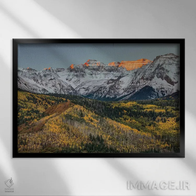 تابلو پاییز، درختان صنوبر و رشتهکوه اسنفِلز، جنگل ملی آنکامپاگره، کلرادو (۱) اثر آدام جونز - نمای قابدار مشکی