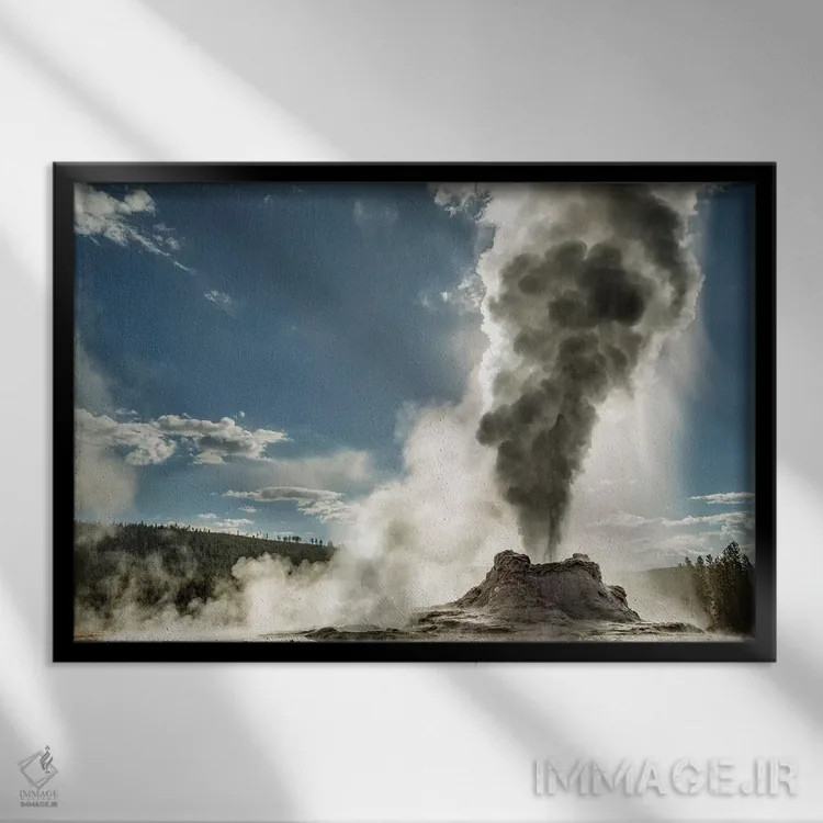 تابلو فوران گایزر کسل، حوضه آبگرم بالایی، پارک ملی یلواستون، وایومینگ اثر آدام جونز - نمای قابدار مشکی