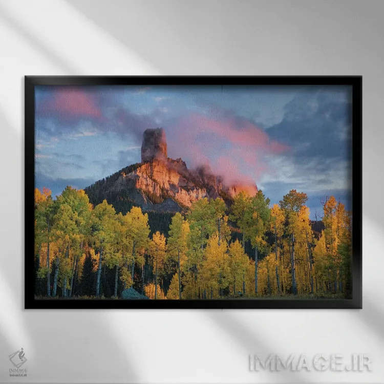 تابلو صخره چمنی راک در غروب، رشته کوه سیمران در پاییز، رشته کوه سن خوان، کلرادو اثر آدام جونز - نمای قابدار مشکی