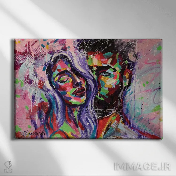 تابلو بوسه اثر آلیاکساندرا تسسارسکایا - نمای روبهرو روی دیوار