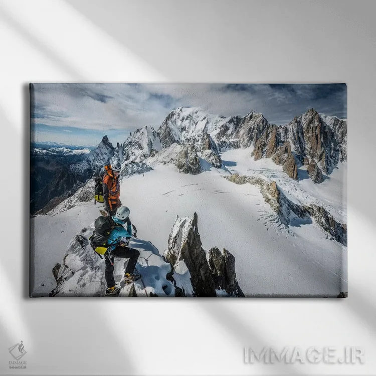 تابلو قله، ایگوئی ماربره، تودهکوهی مون بلان اثر الکس بیوس - نمای روبهرو روی دیوار