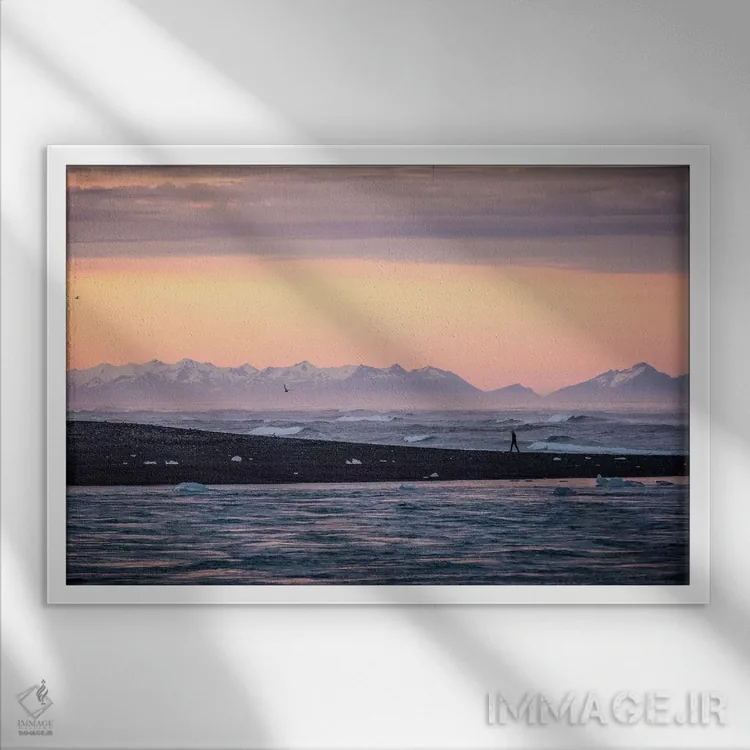 تابلو استوکسنس، هوفن، سودورلند، ایسلند اثر الکس بیوس - نمای قابدار سفید